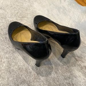 Kate Spade women’s patent leather heals black size 6